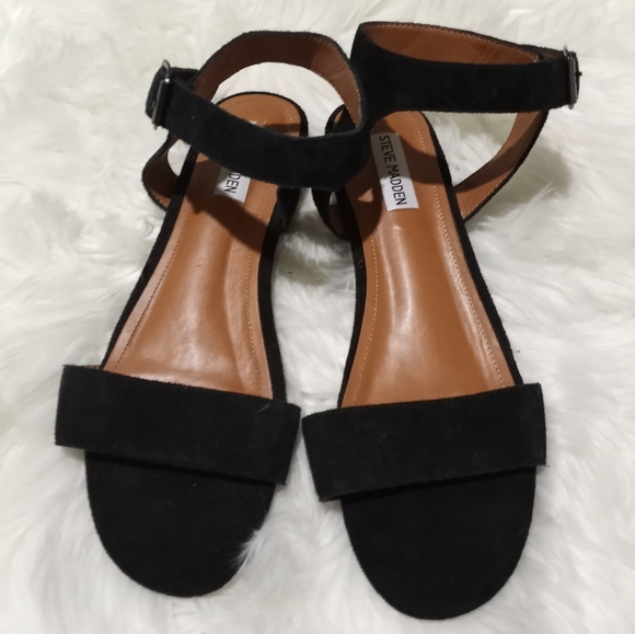 Steve Madden Shoes - Steve Madden Rusette black suede sandals
